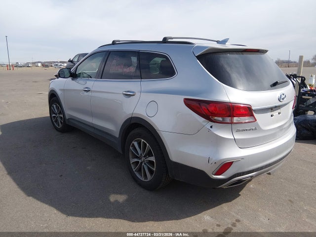 KM8SMDHF1HU176066 Hyundai Santa Fe Se