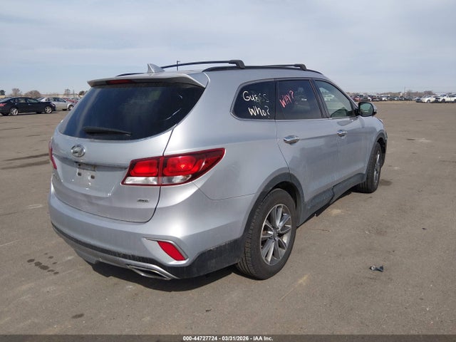 KM8SMDHF1HU176066 Hyundai Santa Fe Se
