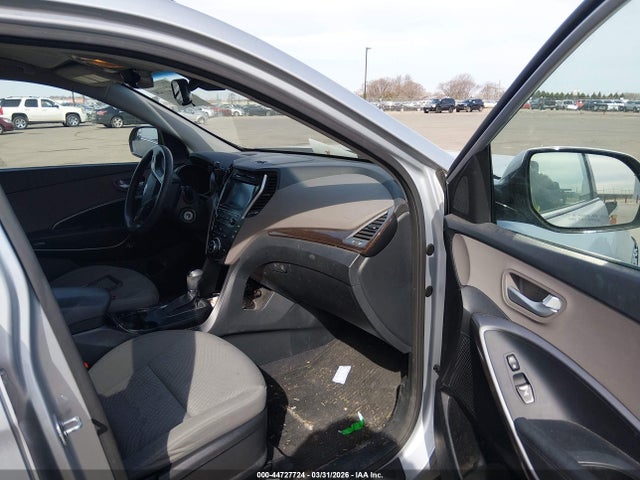 KM8SMDHF1HU176066 Hyundai Santa Fe Se
