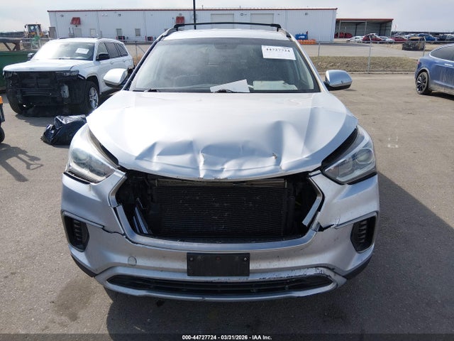 KM8SMDHF1HU176066 Hyundai Santa Fe Se