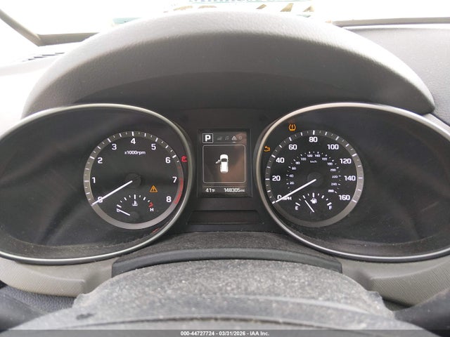 KM8SMDHF1HU176066 Hyundai Santa Fe Se