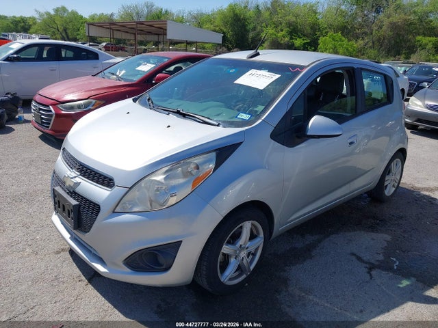 Chevrolet Spark 1lt Auto 2014 KL8CD6S91EC536812 Image 2