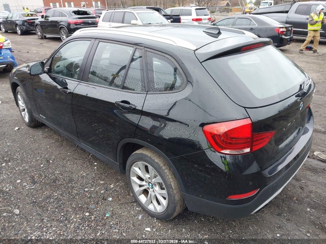 2013 BMW X1 WBAVL1C50DVR89191 Photo 2