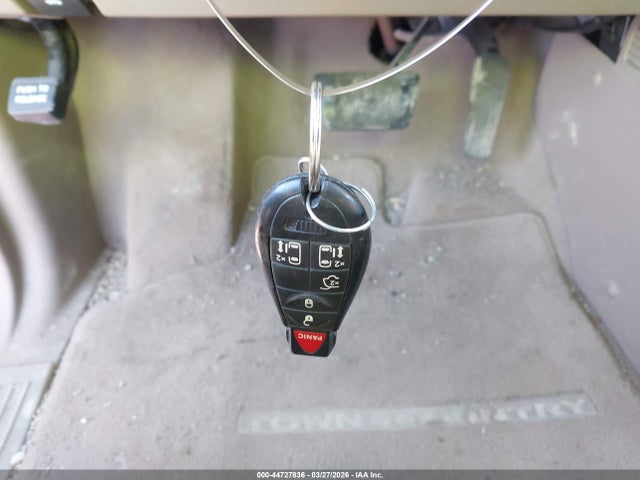 44727836 :رقم المزاد ، 2C4RC1AG4FR727835 vin ، 2015 Chrysler Town & Country Lx مزاد بيع