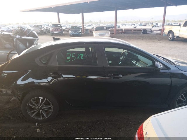 3KPF24AD7RE741067 KIA Forte Lxs