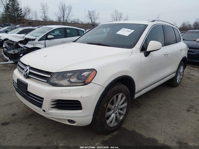 2011 VOLKSWAGEN TOUAREG WVGFF9BP7BD000186 Photo 1