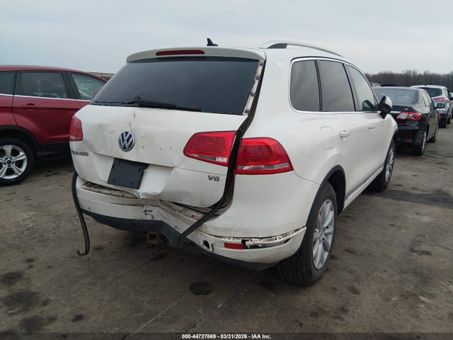 2011 VOLKSWAGEN TOUAREG WVGFF9BP7BD000186 Photo 5