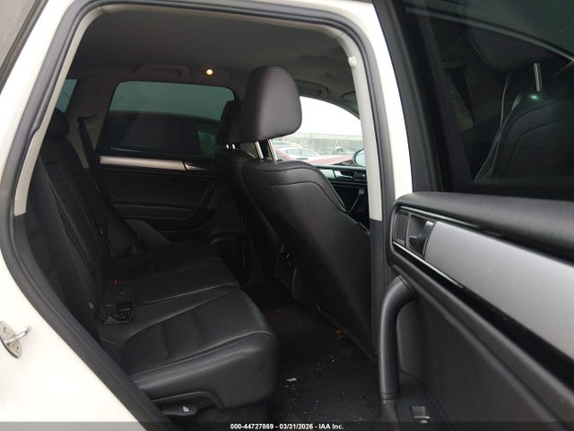 2011 VOLKSWAGEN TOUAREG WVGFF9BP7BD000186 Photo 7