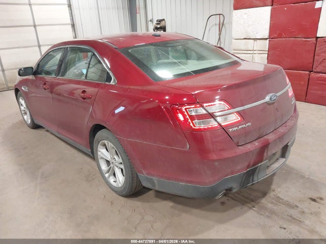2015 Ford Taurus Sel მანქანა იყიდება აუქციონზე, vin: 1FAHP2E84FG207747, აუქციონის ნომერი: 44727891