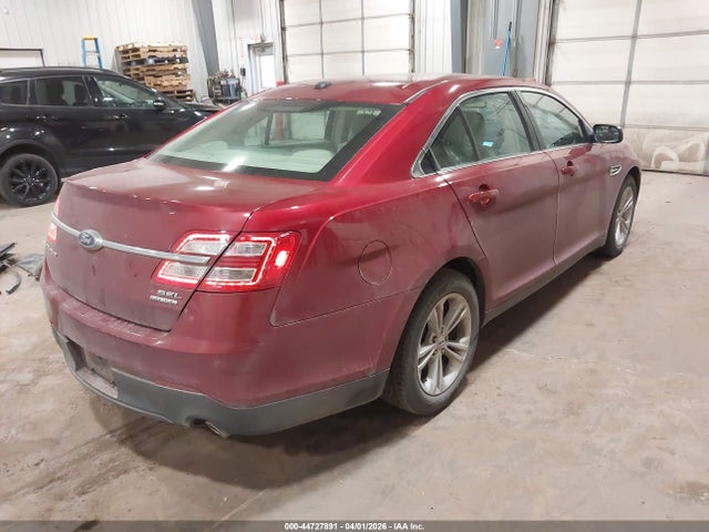 2015 Ford Taurus Sel მანქანა იყიდება აუქციონზე, vin: 1FAHP2E84FG207747, აუქციონის ნომერი: 44727891