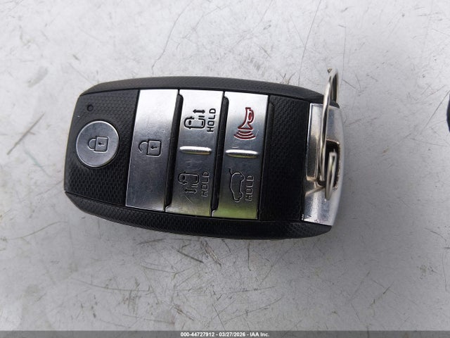 Продаж на аукціоні авто 2017 Kia Sedona Lx, vin: KNDMB5C16H6244189, номер лоту: 44727912