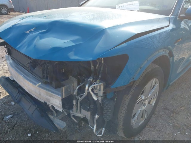WA1LAAGE6KB013466 Audi E-tron Premium Plus