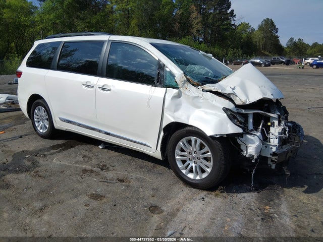 44727952 :رقم المزاد ، 5TDYZ3DC6HS821207 vin ، 2017 Toyota Sienna Xle 8 Passenger مزاد بيع