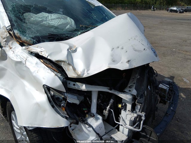 44727952 :رقم المزاد ، 5TDYZ3DC6HS821207 vin ، 2017 Toyota Sienna Xle 8 Passenger مزاد بيع