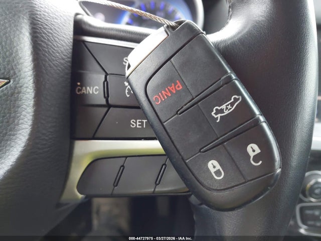 44727975 :رقم المزاد ، 2C3CCAAG4FH807149 vin ، 2015 Chrysler 300 Limited مزاد بيع