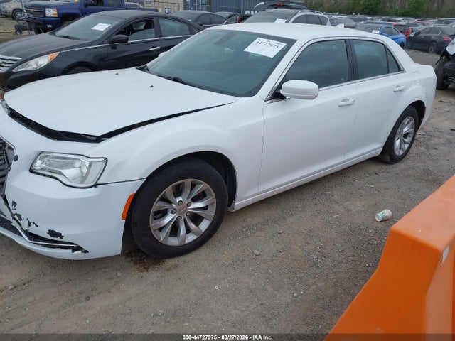 44727975 :رقم المزاد ، 2C3CCAAG4FH807149 vin ، 2015 Chrysler 300 Limited مزاد بيع