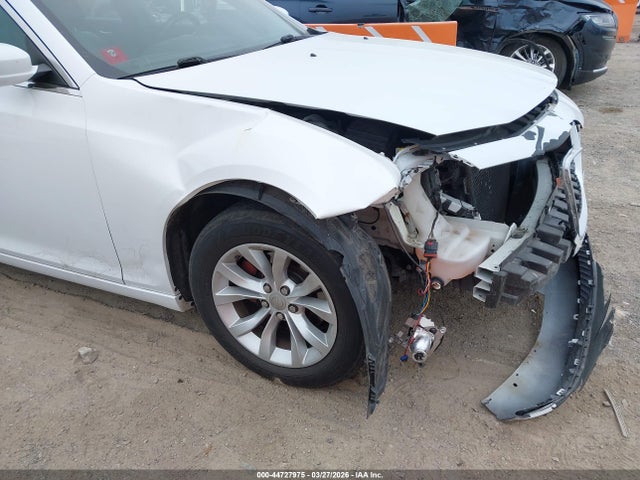 44727975 :رقم المزاد ، 2C3CCAAG4FH807149 vin ، 2015 Chrysler 300 Limited مزاد بيع