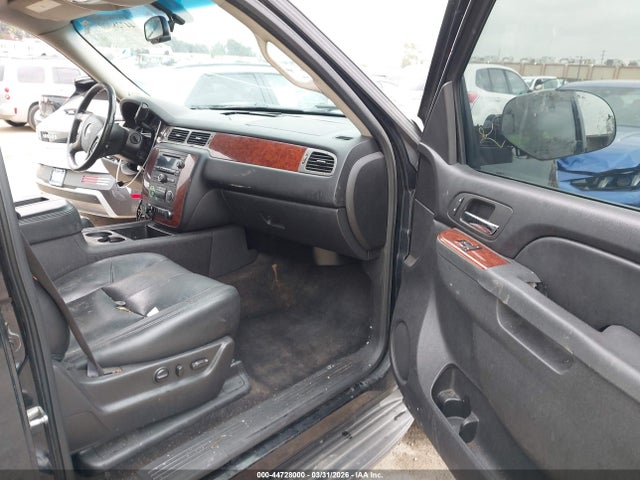 2013 CHEVROLET TAHOE 1GNSCBE03DR351966 Photo 4
