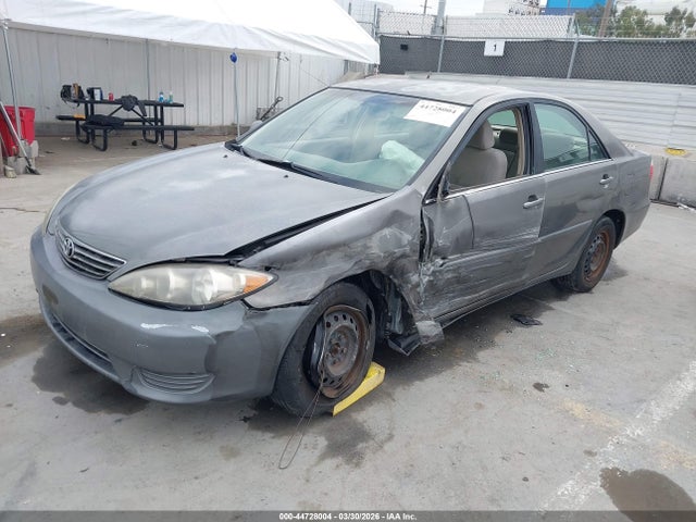 2005 TOYOTA CAMRY 4T1BE32K35U526094 Photo 1