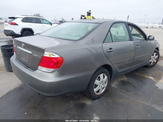 2005 TOYOTA CAMRY 4T1BE32K35U526094 Photo 3