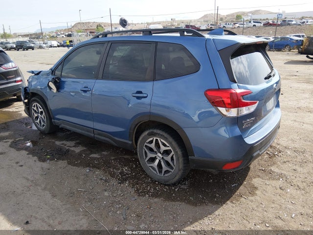 44728044 :رقم المزاد ، JF2SKAEC7NH465106 vin ، 2022 Subaru Forester Premium مزاد بيع