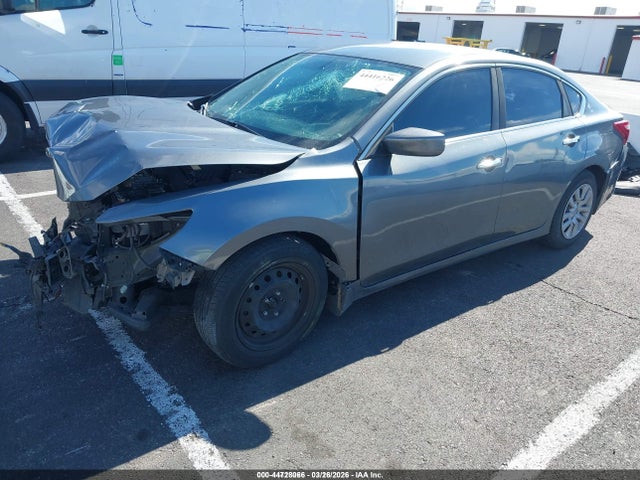 Nissan Altima 2.5 S 2018 1N4AL3AP5JC102845 Image 2