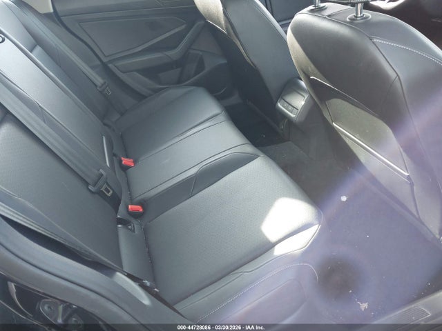 2019 Volkswagen Jetta 1.4t Sel მანქანა იყიდება აუქციონზე, vin: 3VWEB7BU0KM156271, აუქციონის ნომერი: 44728086