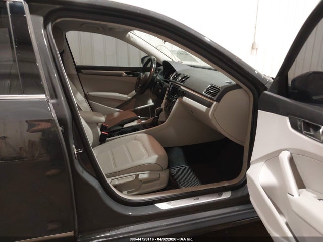 Продажа на аукционе авто 2016 Volkswagen Passat 1.8t R-line, vin: 1VWAS7A3XGC058316, номер лота: 44728116