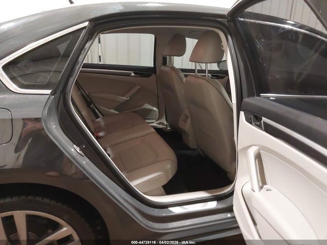 Продажа на аукционе авто 2016 Volkswagen Passat 1.8t R-line, vin: 1VWAS7A3XGC058316, номер лота: 44728116