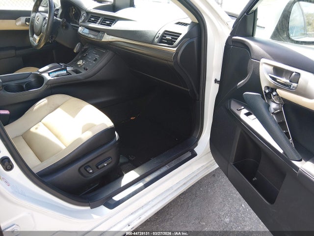 2015 LEXUS CT 200H JTHKD5BH7F2226223 Photo 4
