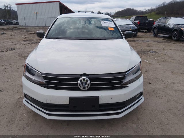 44728204 :رقم المزاد ، 3VWB17AJ5GM287359 vin ، 2016 Volkswagen Jetta 1.8t Sport مزاد بيع