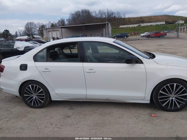 44728204 :رقم المزاد ، 3VWB17AJ5GM287359 vin ، 2016 Volkswagen Jetta 1.8t Sport مزاد بيع