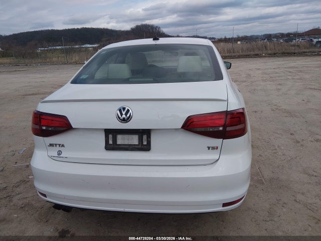 44728204 :رقم المزاد ، 3VWB17AJ5GM287359 vin ، 2016 Volkswagen Jetta 1.8t Sport مزاد بيع