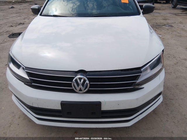 44728204 :رقم المزاد ، 3VWB17AJ5GM287359 vin ، 2016 Volkswagen Jetta 1.8t Sport مزاد بيع