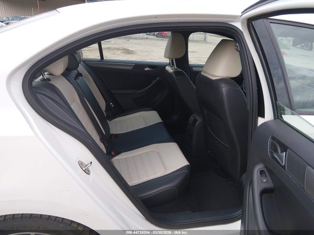44728204 :رقم المزاد ، 3VWB17AJ5GM287359 vin ، 2016 Volkswagen Jetta 1.8t Sport مزاد بيع