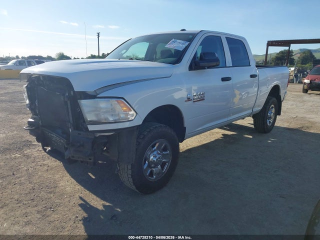 2016 RAM 2500 3C6UR5CL7GG129277 Photo 1