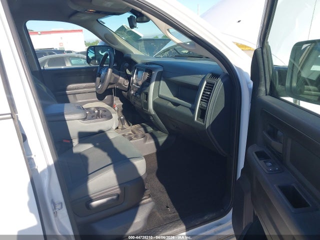 2016 RAM 2500 3C6UR5CL7GG129277 Photo 4