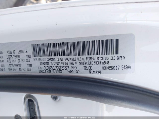 2016 RAM 2500 3C6UR5CL7GG129277 Photo 8