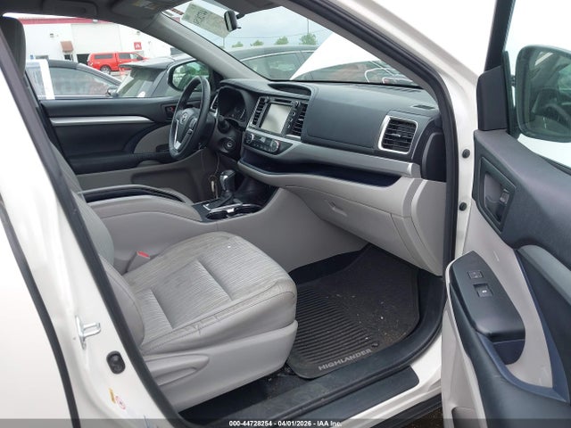 Toyota Highlander Le Plus V6 2016 5TDBKRFH1GS261942 Image 5