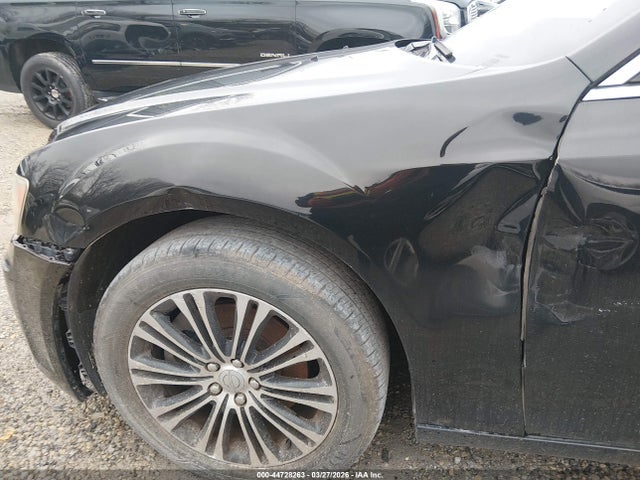 Продажа на аукционе авто 2012 Chrysler 300 S V8, vin: 2C3CCAJT7CH163882, номер лота: 44728263