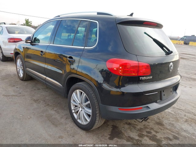 2012 VOLKSWAGEN TIGUAN WVGBV7AXXCW597217 Photo 2
