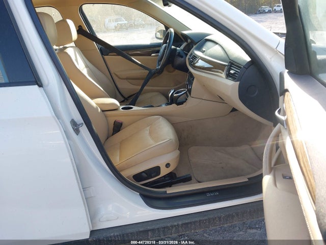 Продаж на аукціоні авто 2015 Bmw X1 Sdrive28i, vin: WBAVM1C57FV498925, номер лоту: 44728318