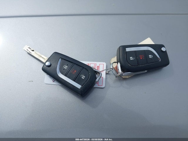 Toyota C-HR LE 2019 JTNKHMBX0K1032801 Image 11