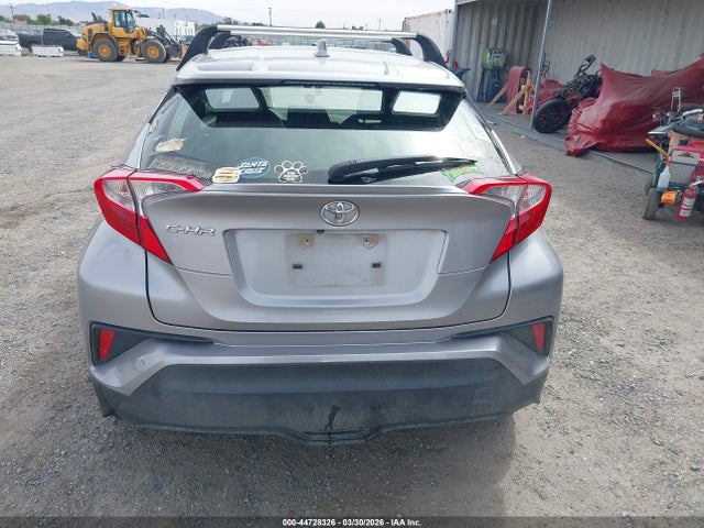 Toyota C-HR LE 2019 JTNKHMBX0K1032801 Image 17