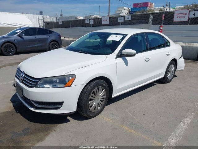 Продажа на аукционе авто 2014 Volkswagen Passat 1.8t S, vin: 1VWAT7A33EC089689, номер лота: 44728327