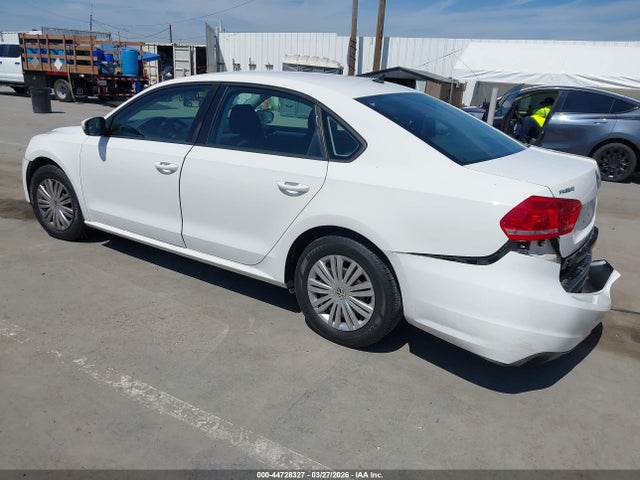 Продажа на аукционе авто 2014 Volkswagen Passat 1.8t S, vin: 1VWAT7A33EC089689, номер лота: 44728327