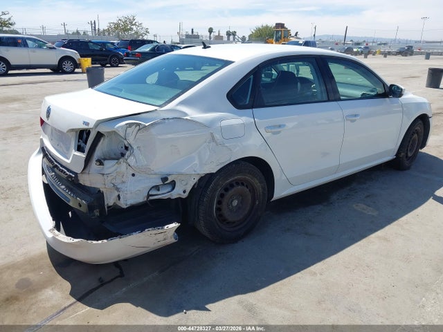 Продажа на аукционе авто 2014 Volkswagen Passat 1.8t S, vin: 1VWAT7A33EC089689, номер лота: 44728327