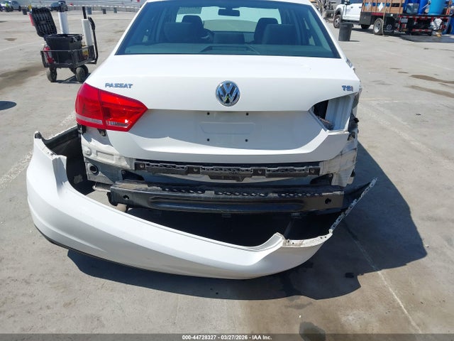 Продажа на аукционе авто 2014 Volkswagen Passat 1.8t S, vin: 1VWAT7A33EC089689, номер лота: 44728327