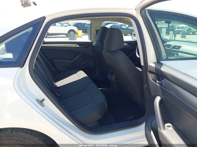 Продажа на аукционе авто 2014 Volkswagen Passat 1.8t S, vin: 1VWAT7A33EC089689, номер лота: 44728327