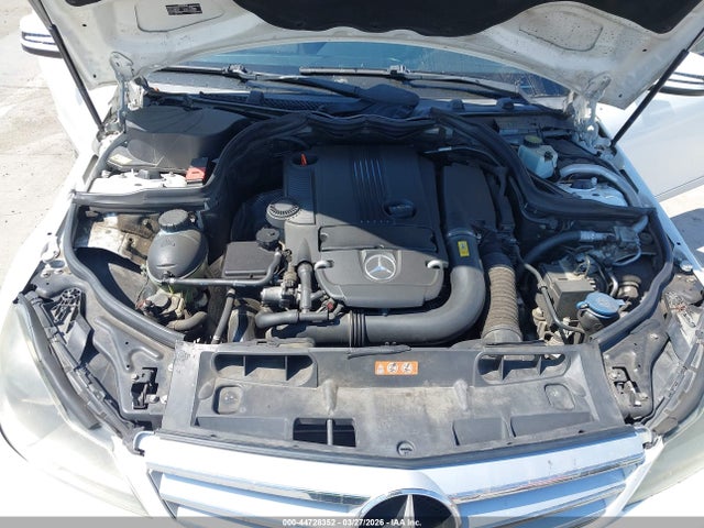 2013 Mercedes-benz C 250 Sport მანქანა იყიდება აუქციონზე, vin: WDDGF4HB2DR261034, აუქციონის ნომერი: 44728352